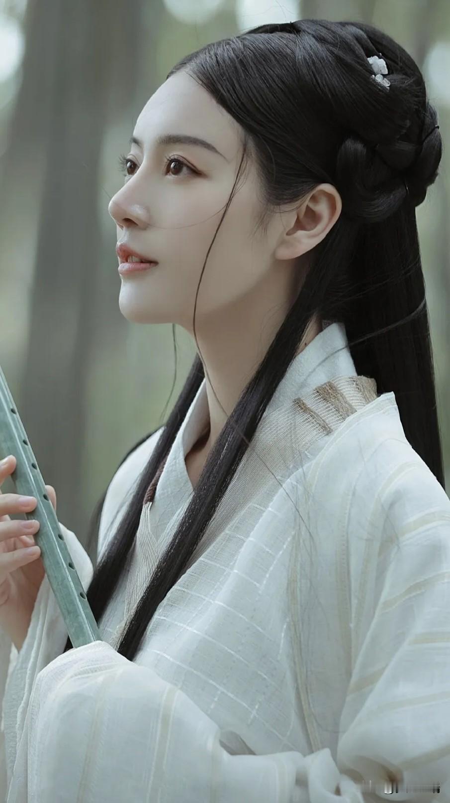 玉笛声中，佳人如画。