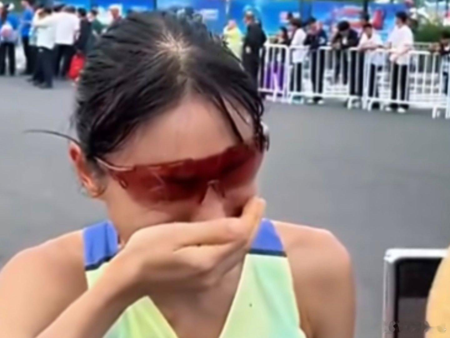 同事加班我跑马获奖20万她这是在笑吧？狂喜啊，这是。反正我要为了我的业余爱好浪