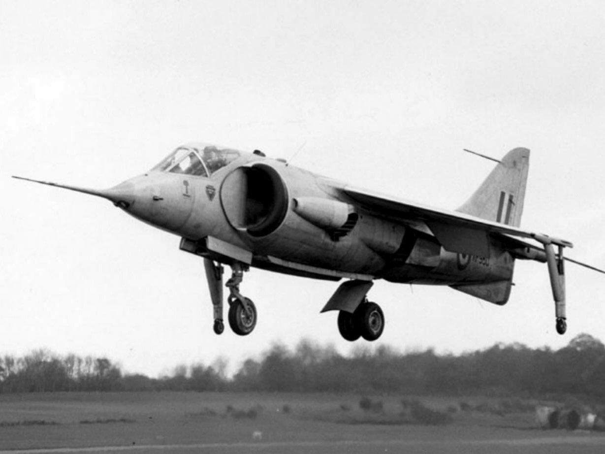 1966年，第一架“鹞”（Harrier）战斗机首飞时，它的垂直起降能力看起来更