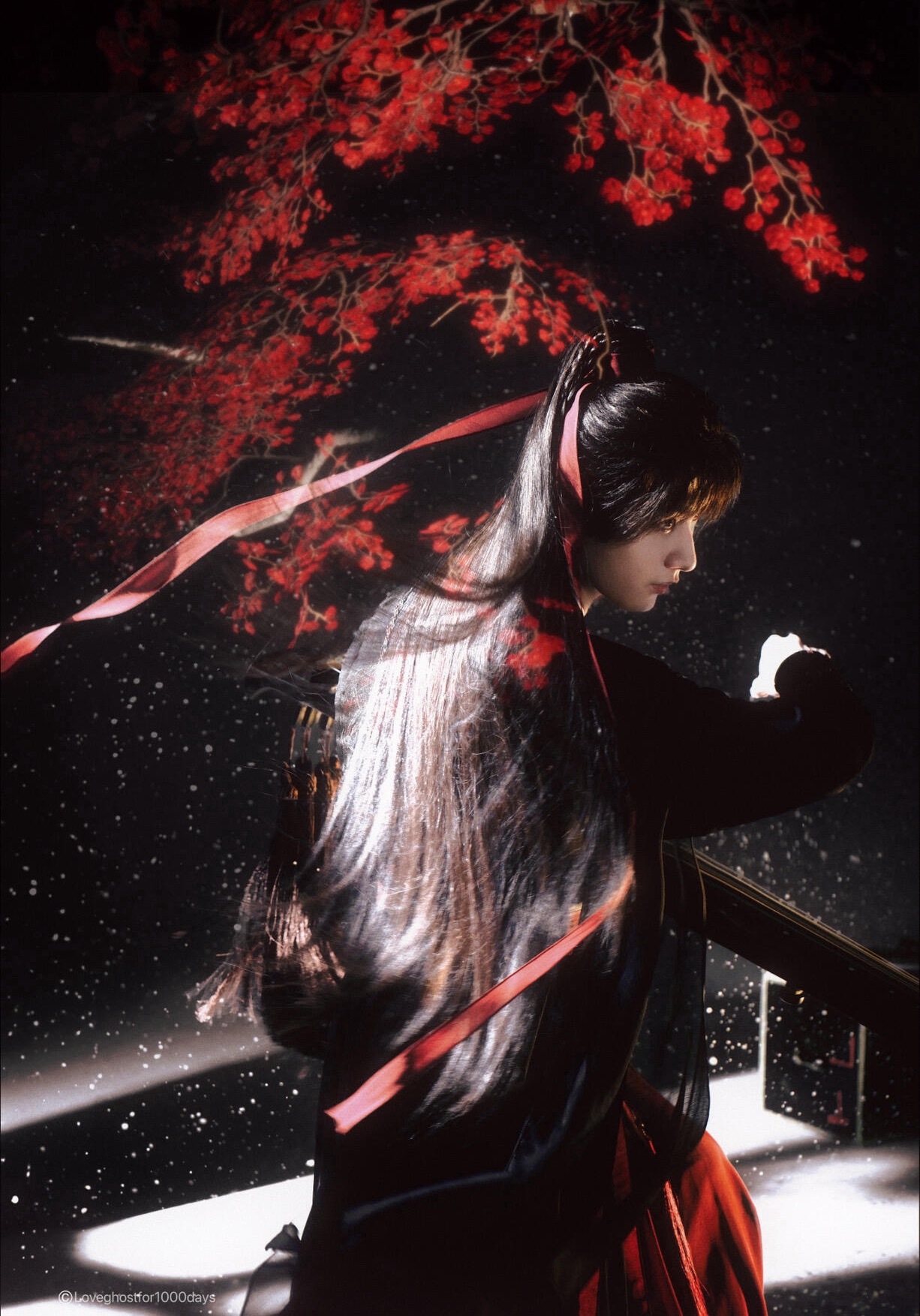 因为《赴山海》和《莲花楼》是原班人马，所以服化道一样的！唯一的区别：莲花楼总导演