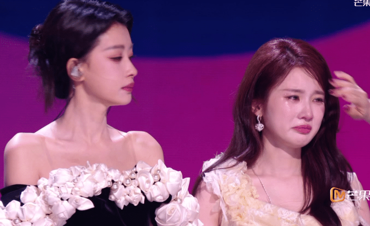 瓣人说张慧雯哭的可爱，不过评论区都在讨论她的脸看着变化大孙怡爆哭张慧雯哭成了何悯