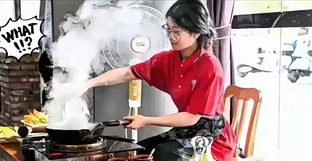 12元时薪入职，广西“扁担女孩”带火小店曾因高考后挑扁担返乡走红的广西女孩刘燕