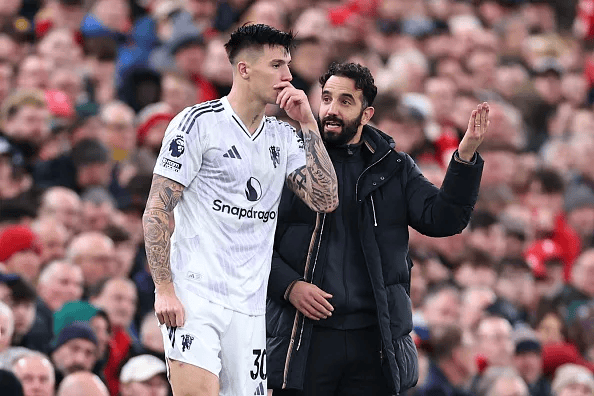 迪尼: 谢什科不会持球突破总缩手缩脚, 完全看不出他的作用