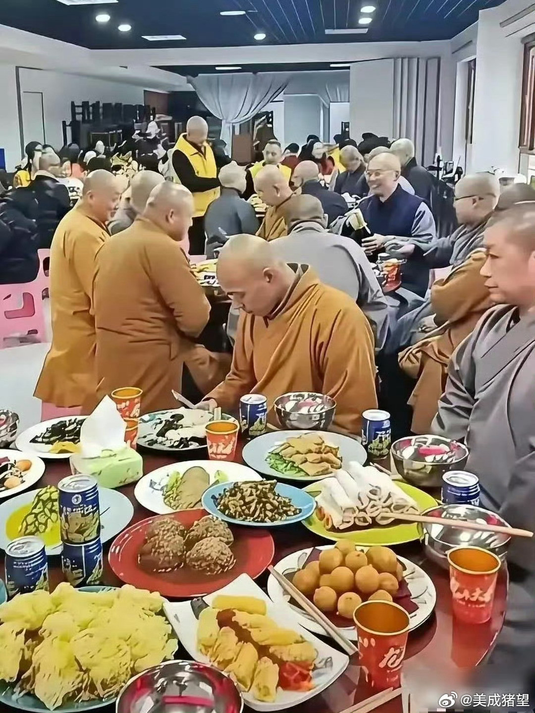 看到这一幕以后不会再进寺庙了