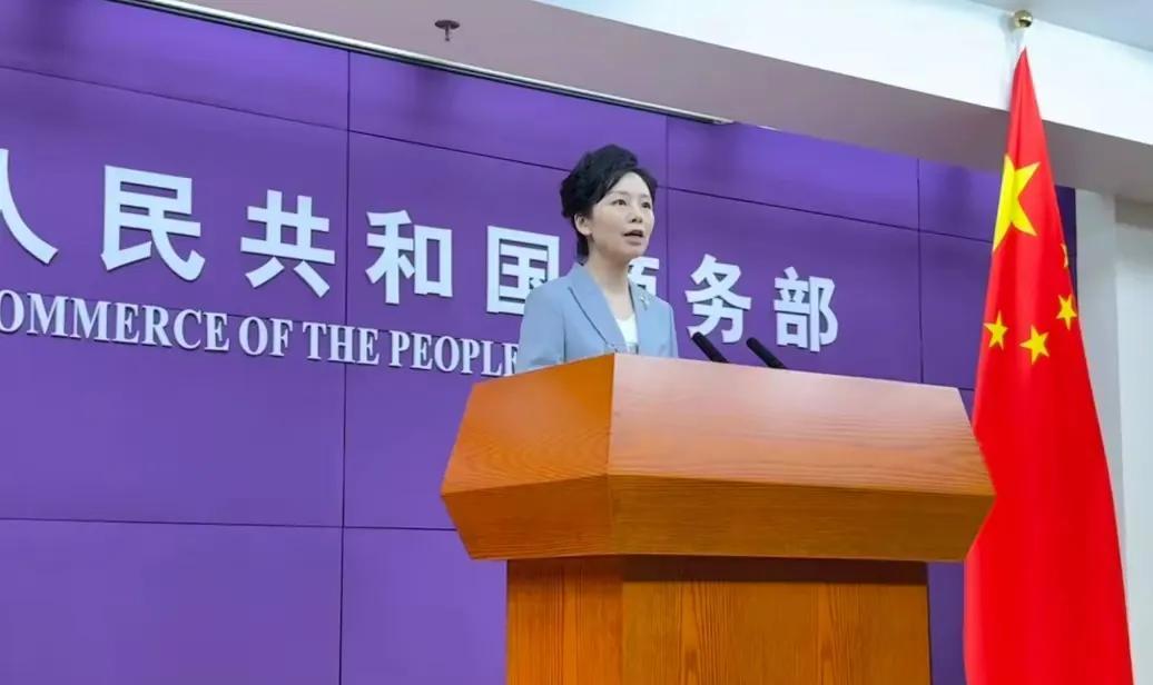 中方回应是否计划解除稀土出口管制。坚决不松口稀土不能放，涉及的高精尖面太多了。