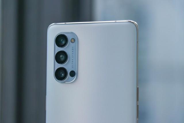 手机换新别冲动！这笔账算明白就清醒了常有人问新机首发值不值得冲，我直说：不急