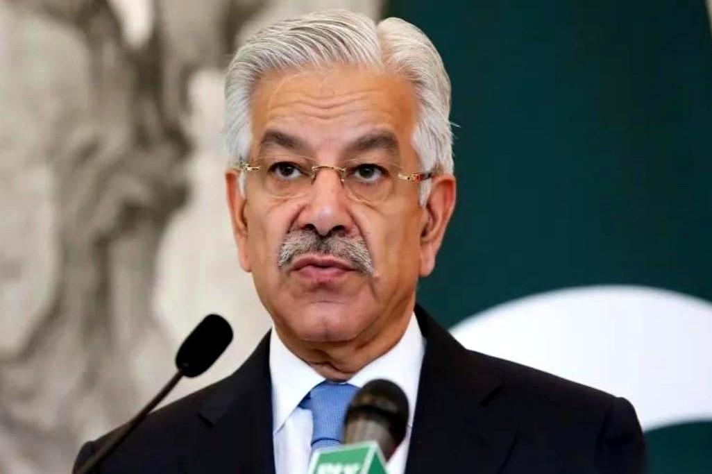 东边的邻居刚把你家水龙头拧了，西边的邻居就开始往你院里扔砖头。你告诉我，这日子