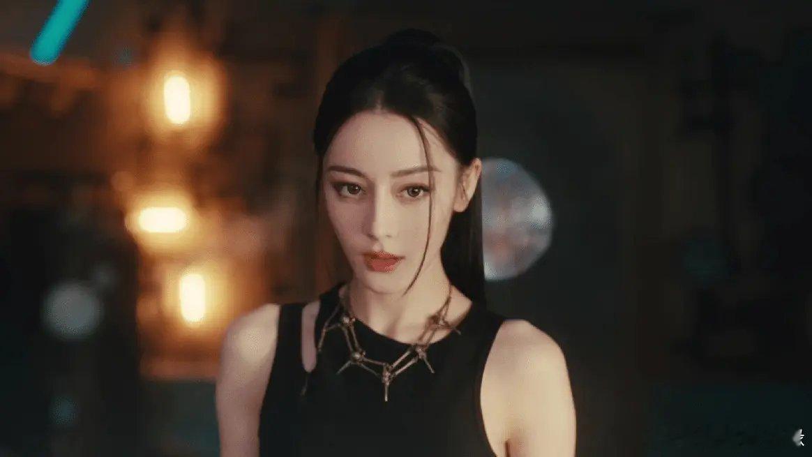 迪丽热巴号召力大不如从前，新剧《枭起青壤》上线3天，热度收视表现平平，排到了第六