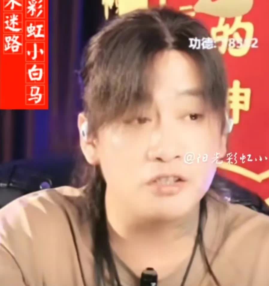 相声演员杨议先生麾下悍将大咔罗邦近日又是一场战斗将本属同一阵营的花开轰出了战斗序