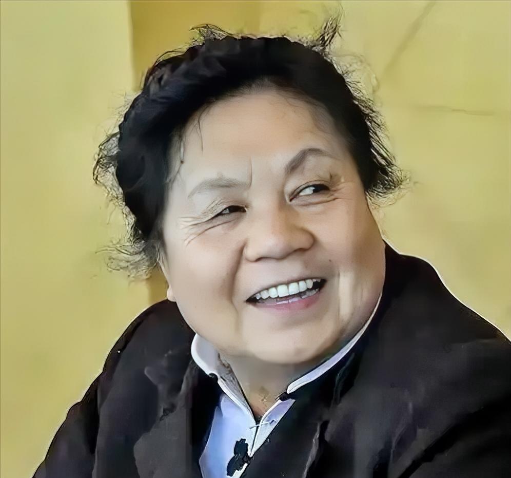 1983年，韩雅琴的早餐店，来了4名刑满释放的寸头少年，出于心善，韩雅琴给他们盛