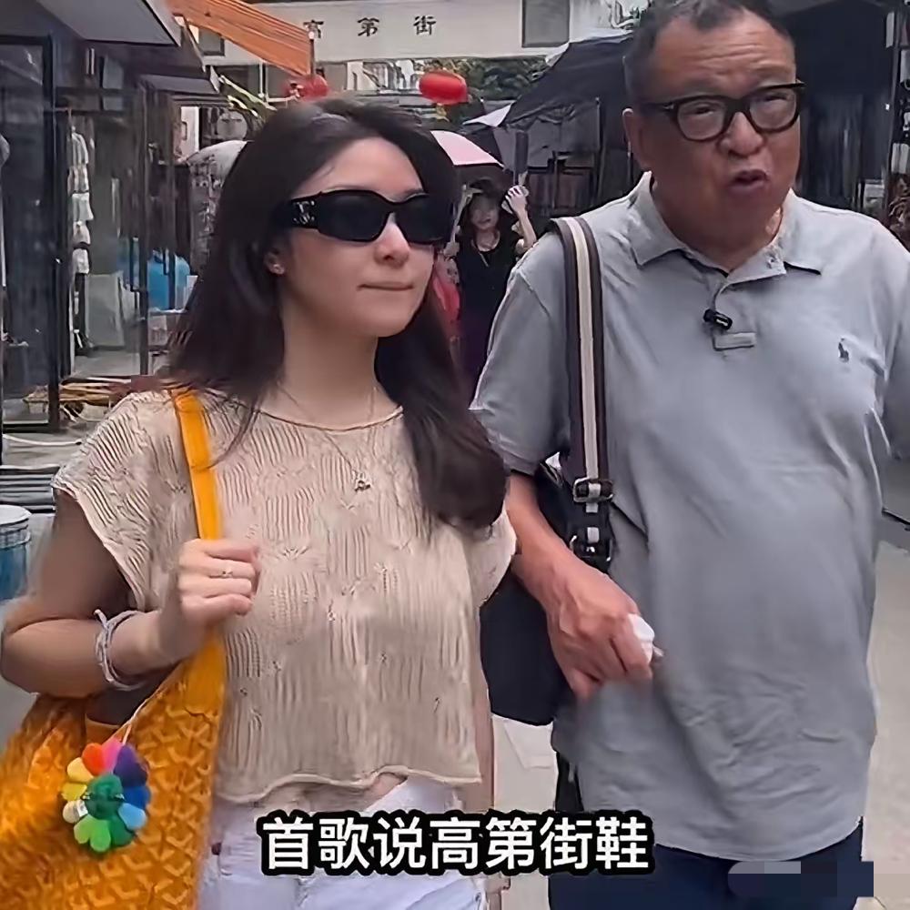 原来许绍雄带病回广州老家拍视频，藏着这么戳心的父爱！谁看了许绍雄最后那段老家