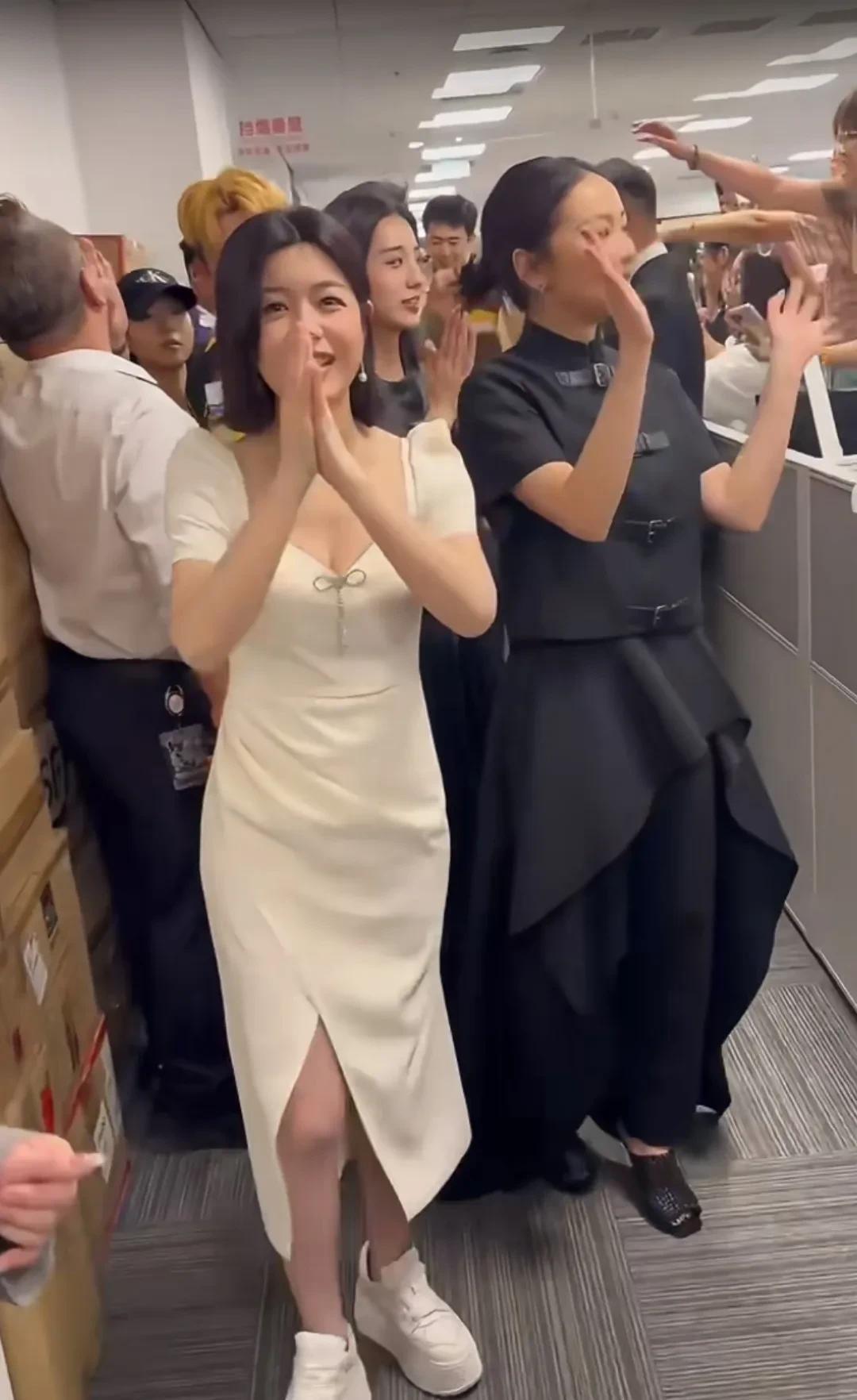 陈妍希告诉我们，人生可以没有婚姻，可以没有伴侣，但是一定不能没有事业！曾经，事