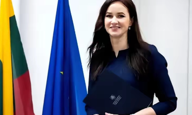 立陶宛新总理喊话了！立陶宛新的美女总理上台后强硬表示，准备向我们施加压力，以促成