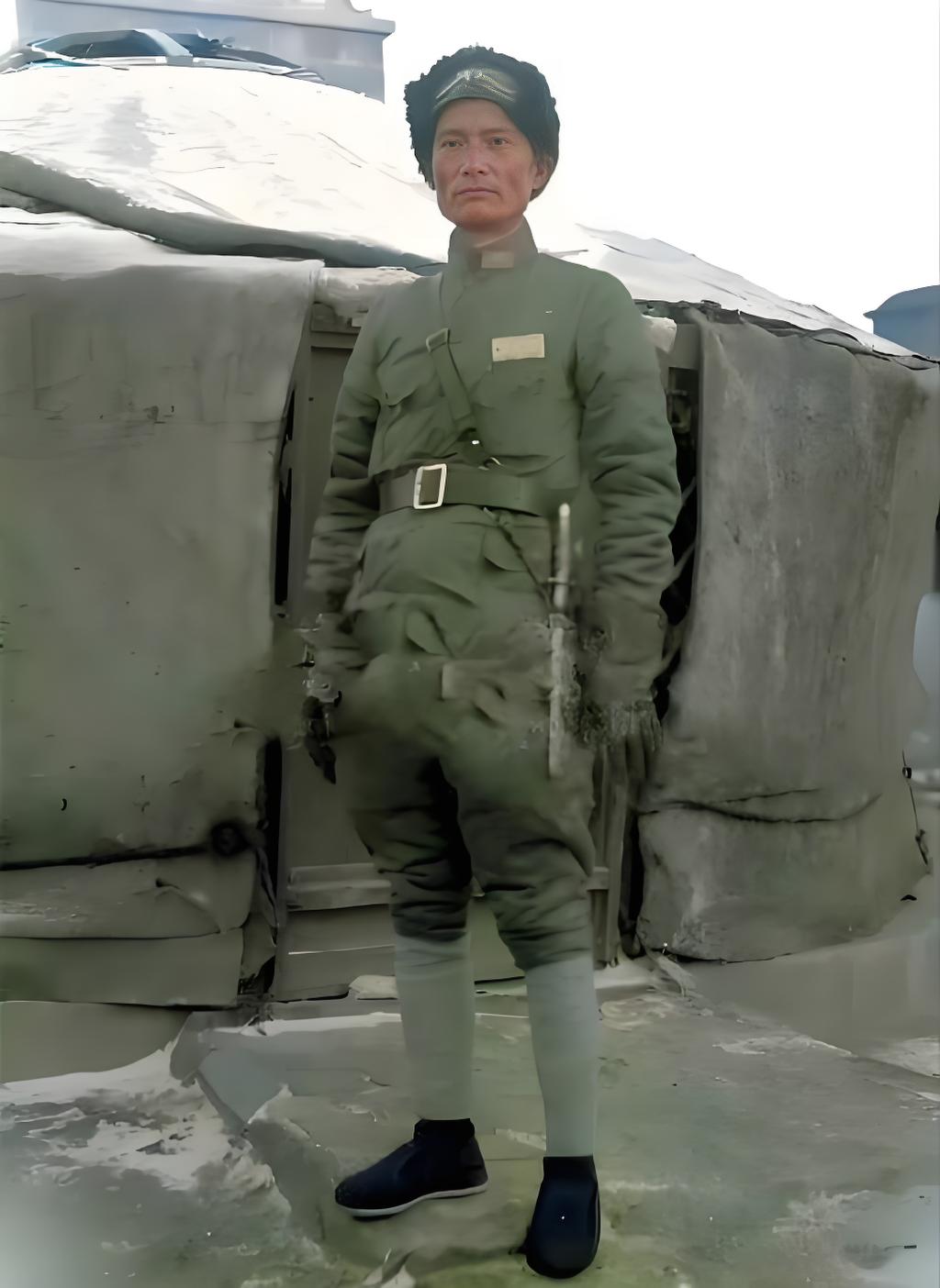 这是孙兰峰，傅作义麾下最受器重的两员大将之一。