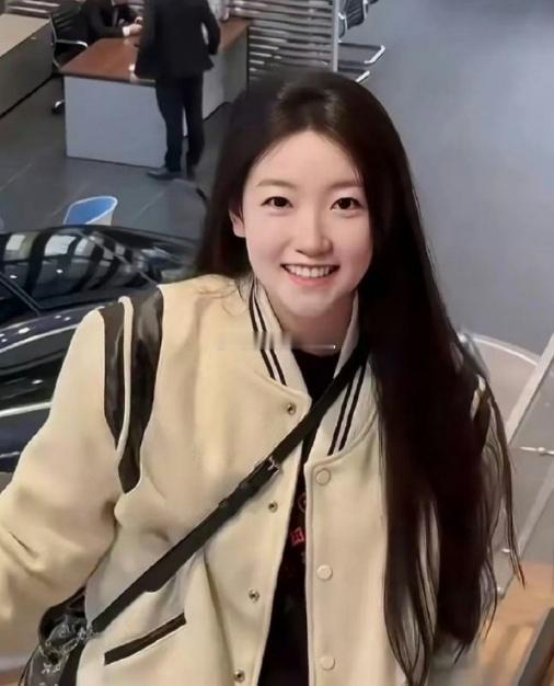 孙颖莎如果留长发，立马秒变仙女，这也太可爱了吧