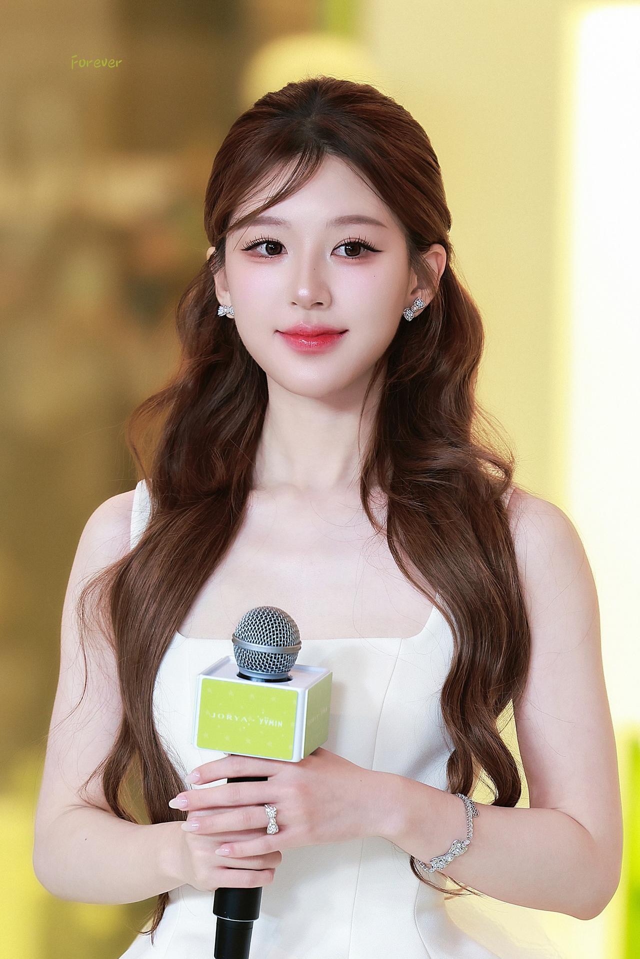 赵露思甜妹出现！