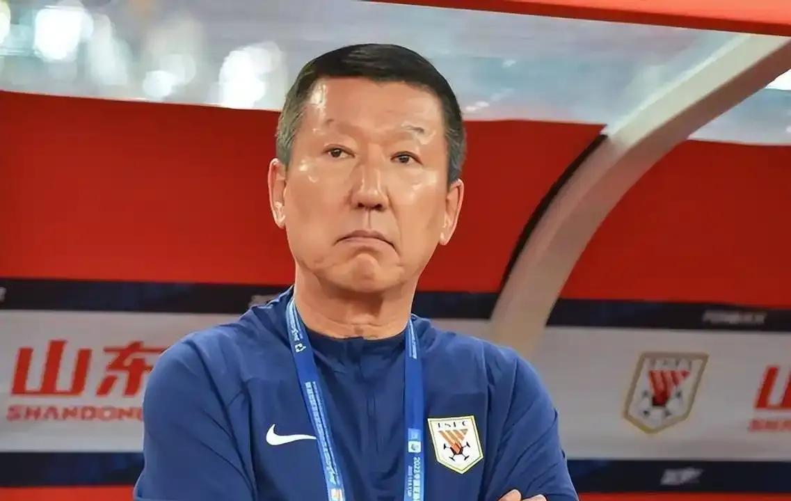 能奈我何？崔康熙这不是挑明了嘛，你俱乐部不是想搞年轻化嘛，那我就偏偏和你对着干。