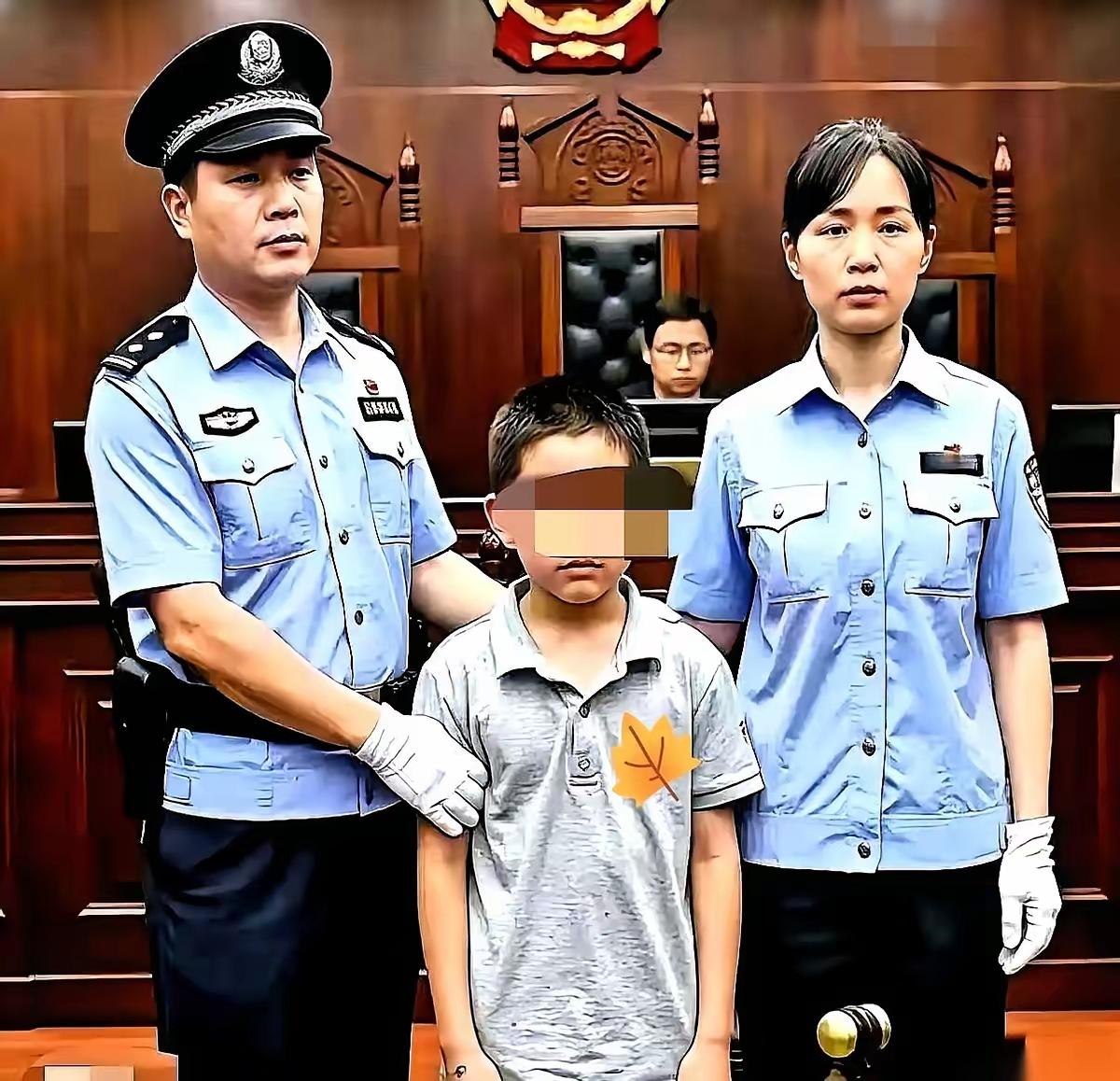 14岁，判了无期。你以为他笑不出来了？我告诉你，这事儿还没完。最让我后背发