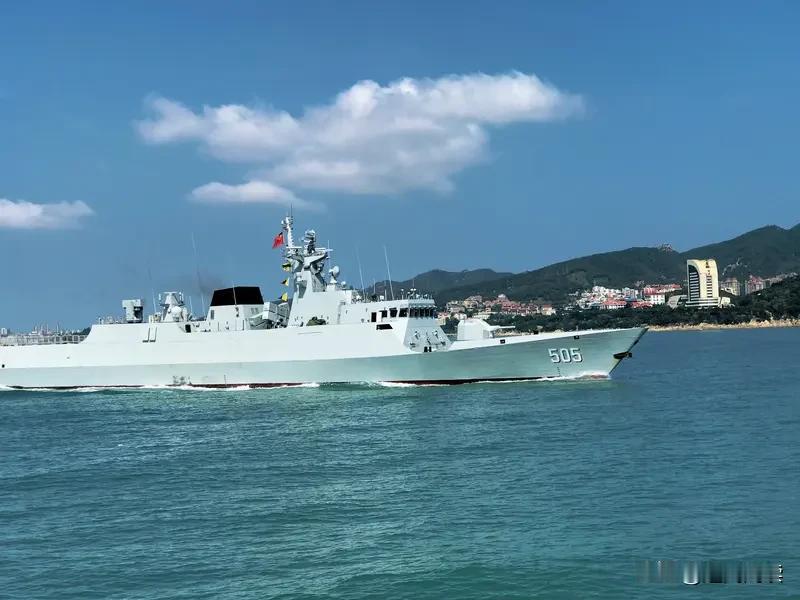 中国战舰大大方方过航横当水道，第一岛链的封锁已经名存实亡啦！日舰在台海挑衅3