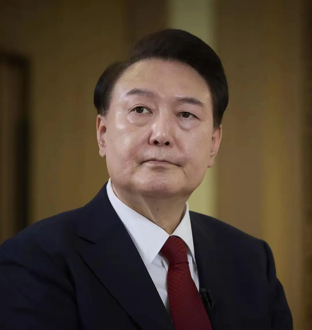 李在明又给尹锡悦增加了3个罪状，这下人们感觉到李在明不可能会放过尹锡悦，他们两人