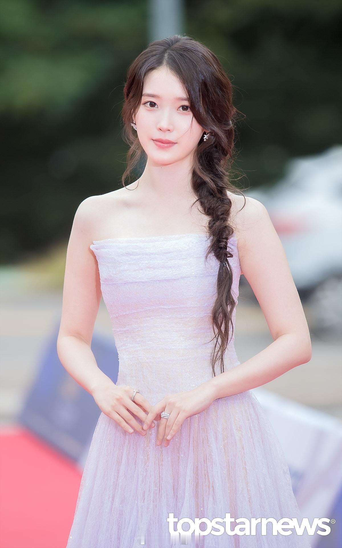 今天的iu好美好仙​​​