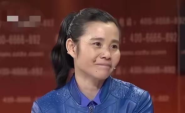 贵州女子被卖深山30年，儿子考上大学当晚，她灌醉全家连夜逃亡：我终于自由了！