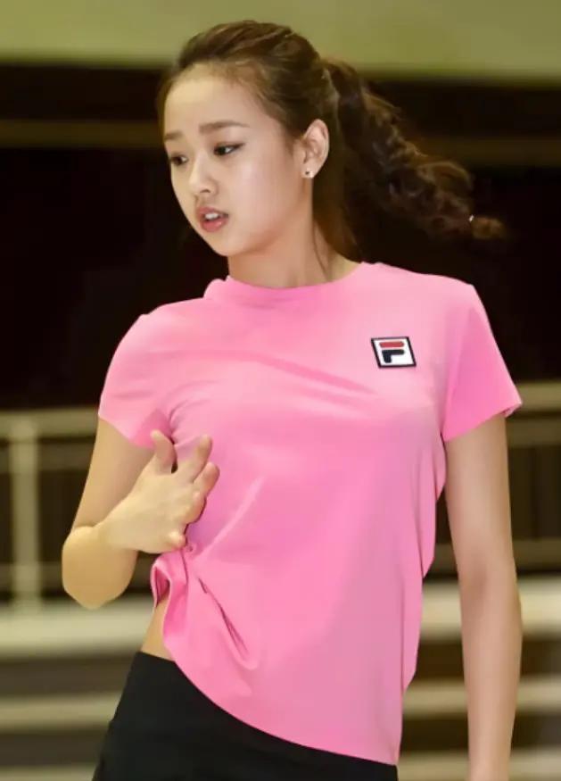 2002年5月，24岁的韩国“体操公主”许昭英，顶着父母的反对，执意嫁给了中国体