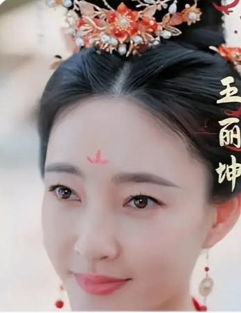 男怕入错行，女怕嫁错郎。知名女星王丽坤受到前夫詹浩礼诈骗案影响，事业和资源受到挫