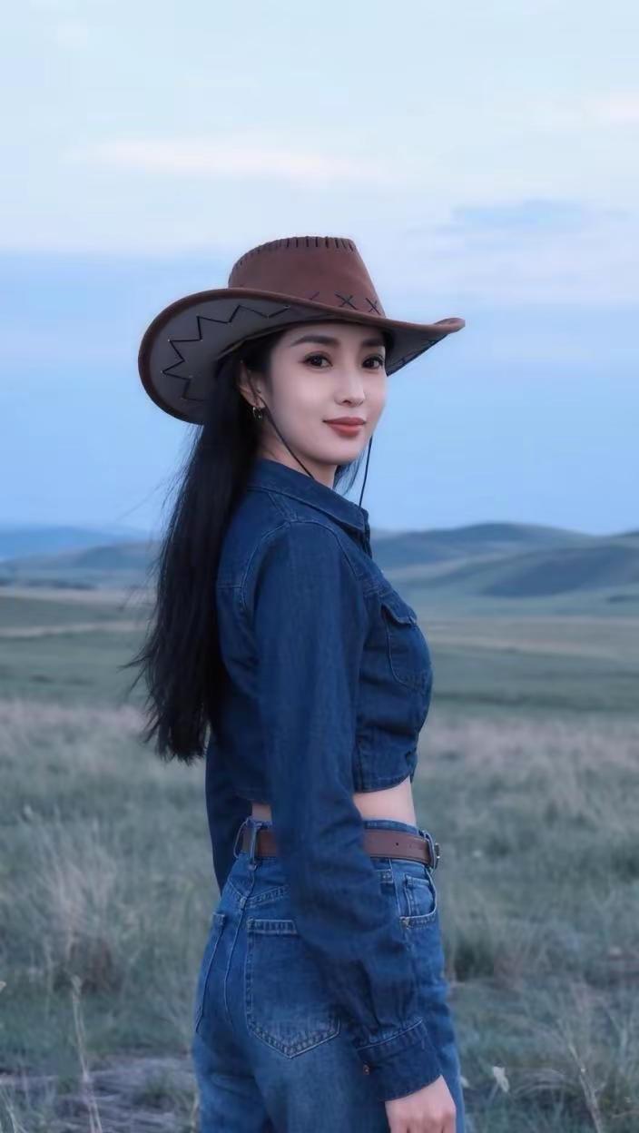 最好的时光在路上，一路向阳。旅行是对平淡生活的一次越狱。