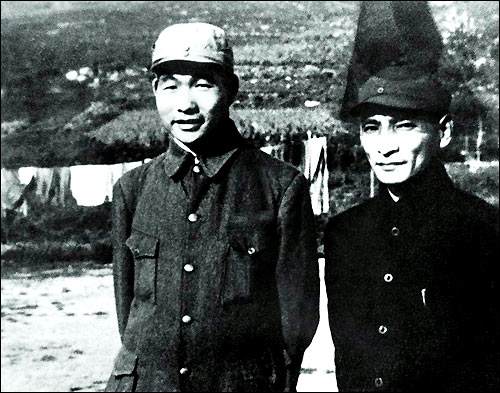 任弼时不幸早逝，建国后陈云成为党的副主席之一。萧劲光认识陈云较晚，可是关系却非常