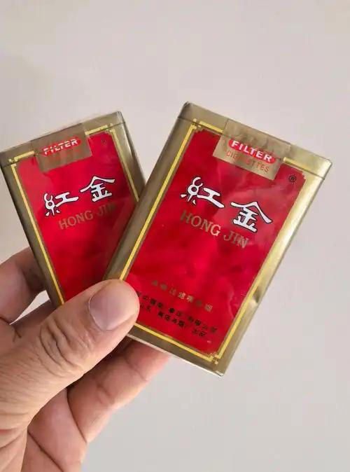 烟便宜了年轻人反倒戒了我侄子今年24岁，在城里一家公司上班，学会了抽烟才两年，