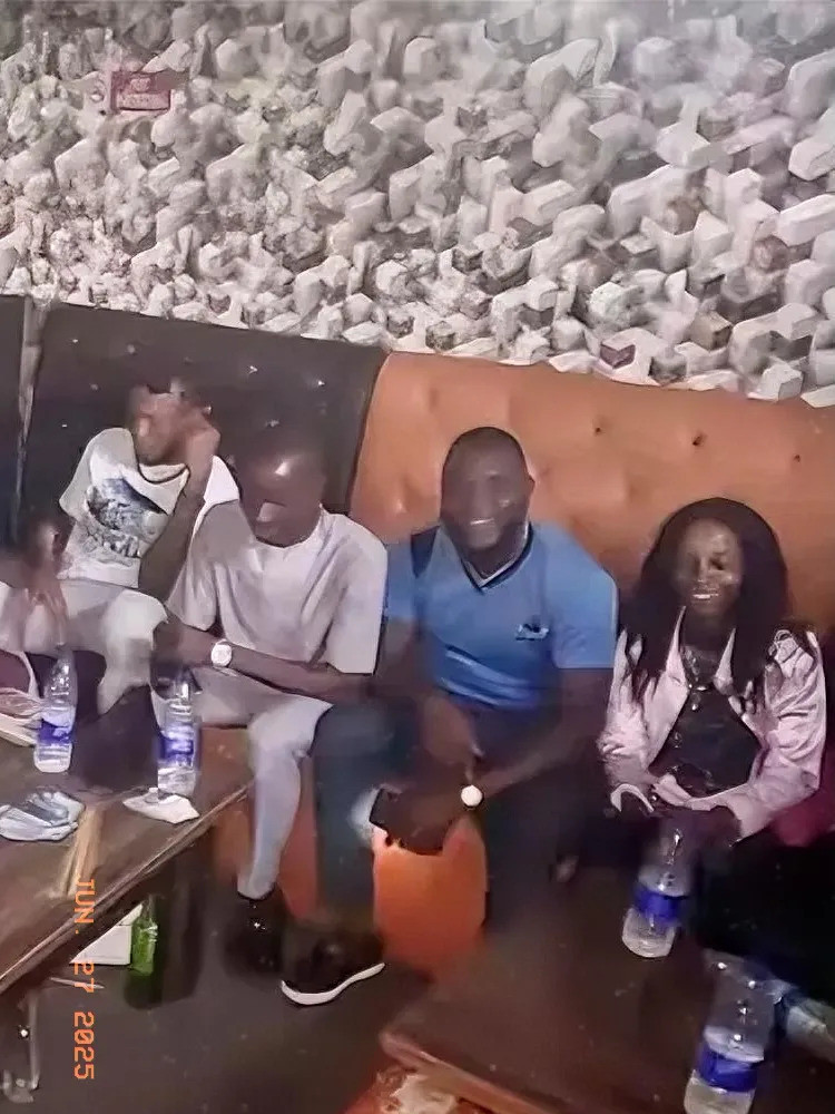 留学生抽血检查，背后真相大揭秘！刚下飞机就被拉去抽血，这