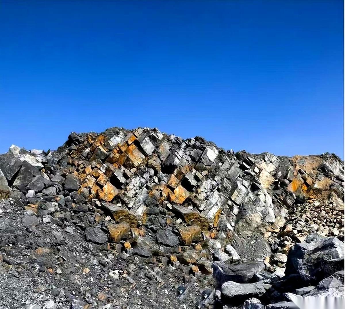 美国军火商雷神的老总，自己人开会，没藏住，说了句大实话：真跟中国掰手腕，我们那