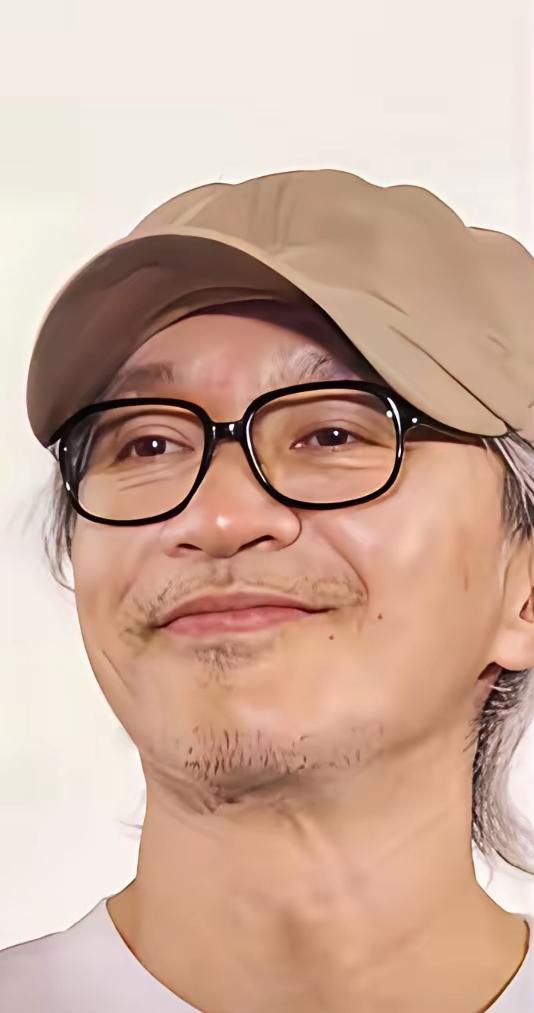 一觉醒来，周星驰又收到两个消息。一个是好消息，另一个也是好消息。第一个好