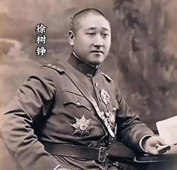 1925年，段祺瑞爱将徐树铮途经廊坊，冯玉祥咬牙下令就地枪决。部下因害怕迟疑不决
