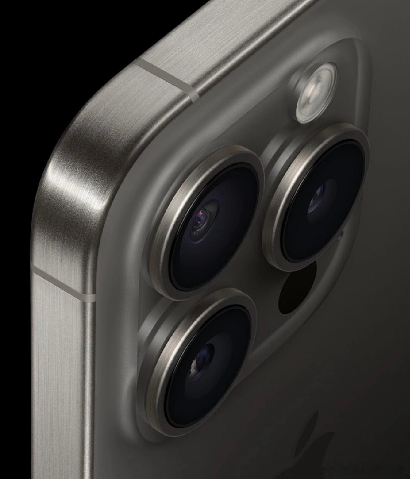 2023年末：iPhone15Pro采用钛金属边框2024年初：Galaxy