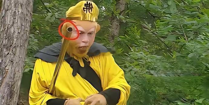 当年只顾看这猴子了，原来穿帮镜头那么多！