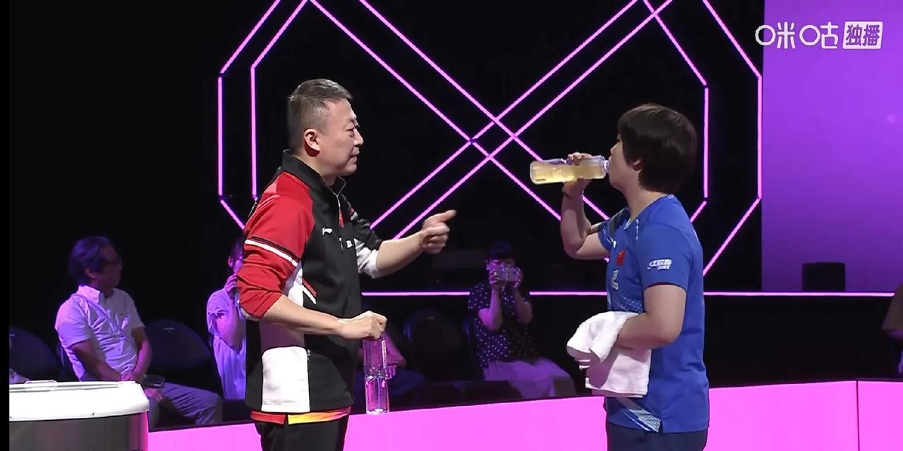 蒯曼比赛开始了，这现场也太不给力了。没有中文解说也就罢了，网也不给力声音都是断