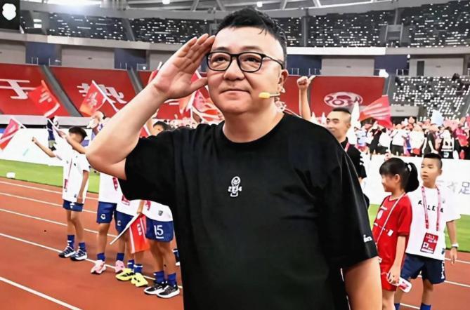 坚定拒绝！徐亮：下一届2034杯坚决不会再带中国足球小将了，这理由虽然给足了董路