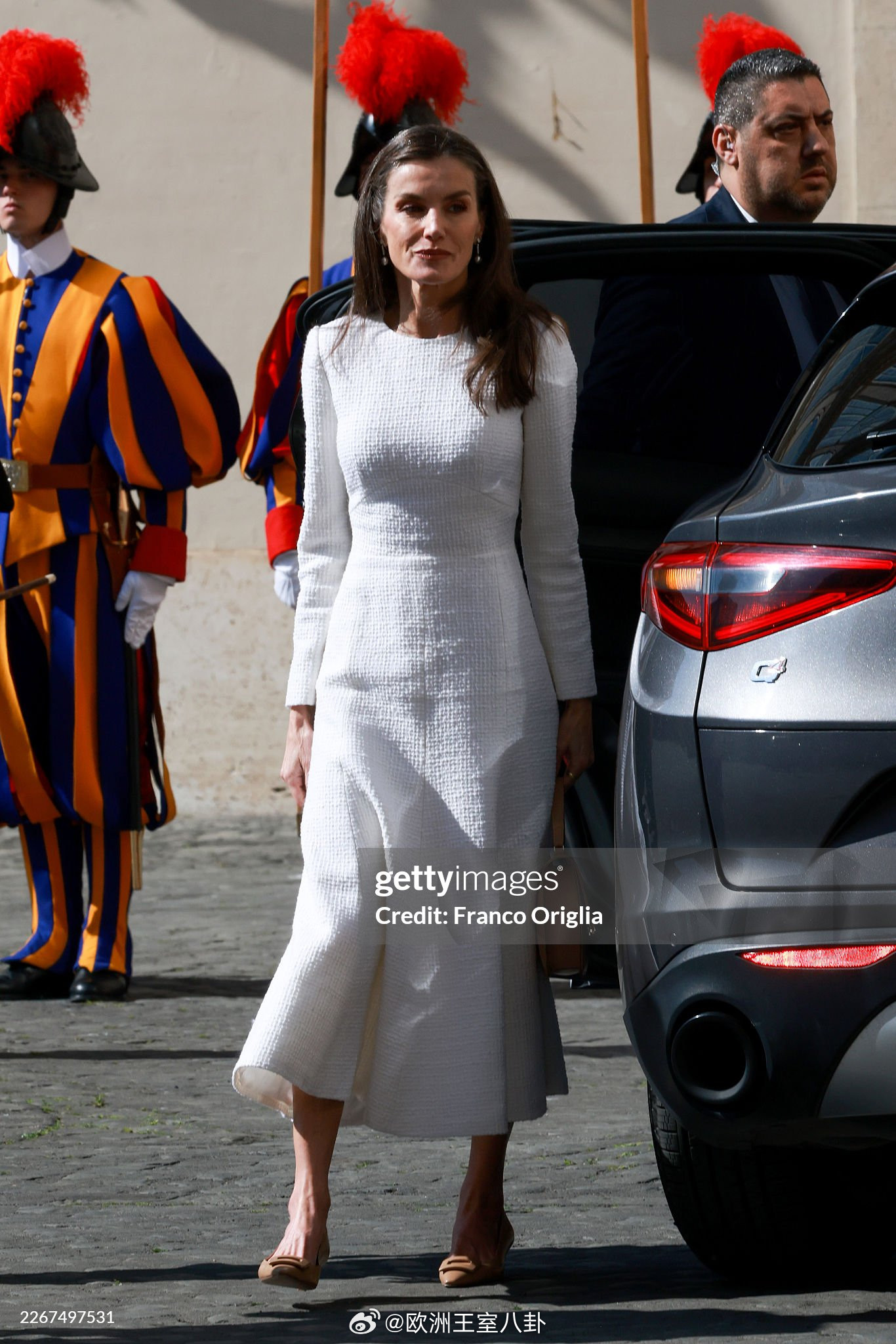 3.20西班牙国王菲利普六世和王后莱蒂齐亚到梵蒂冈觐见教皇。菲利普有个荣誉性的