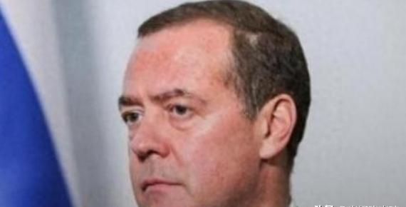 为什么说中国得防着点俄罗斯？说白了，普京今年70多岁了，这位掌舵俄罗斯25年的硬