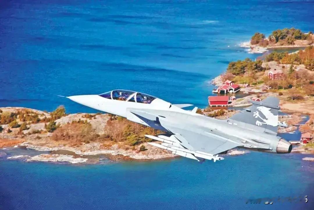 美国强买强卖，瑞典军售屡屡受挫！近日，有媒体报道，加拿大准备采购大量鹰狮战斗机