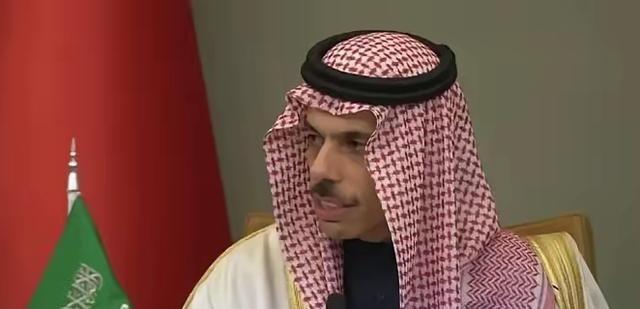 沙特倒戈，中东“起义”！近日，伊朗外长阿拉格齐3月7日夜晚向外界透露，沙特已正