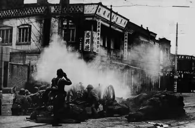 近代中国有两次眼看就要走上发展快车道，都被日本硬生生打断，这两次动手，一次掏空家