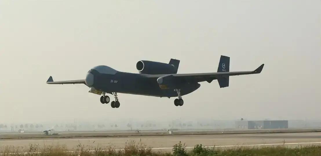 12月11日中国航空工业集团宣布“九天”大飞机在陕西蒲城首次试飞成功，这款在珠海