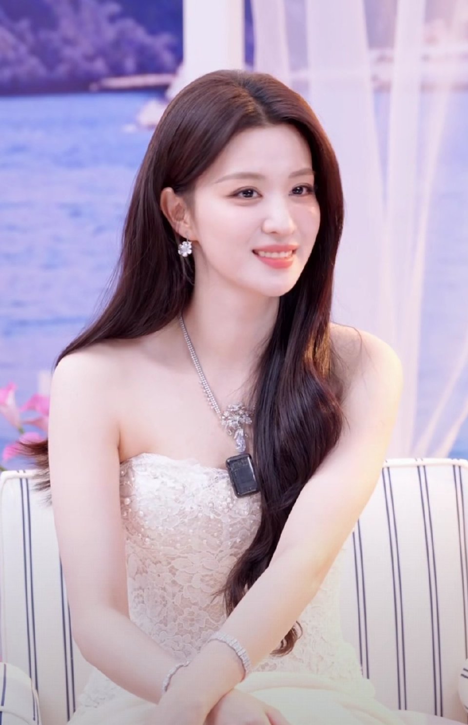 王楚然手势舞大气明艳的美王楚然多拍点手势舞以前觉得手势舞有点幼稚，直到看到王楚