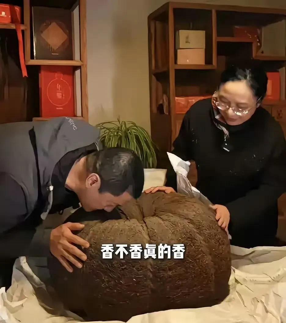 我怀疑李亚鹏被人做局了，理由很简单，做什么亏什么，你看他现在投资的都是什么，天珠