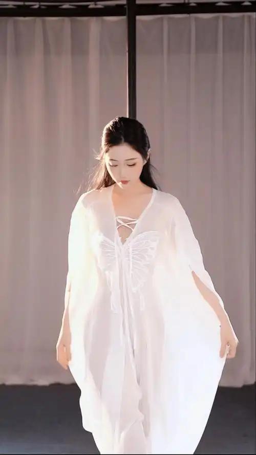 非常现实的一段话："现在最严重的问题，已经不是00后不结婚，90后不生娃，而是生