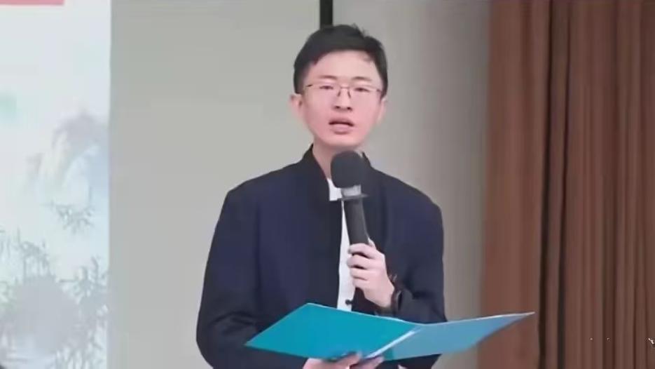 台湾需要这样的年轻人！5月3日，台北市议员侯汉庭喊话台军：“台湾的军人们，如
