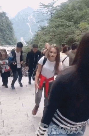 这找老外可真是长在中国人的审美上了